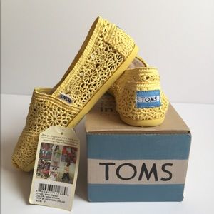 Toms Yellow Crochet Flats